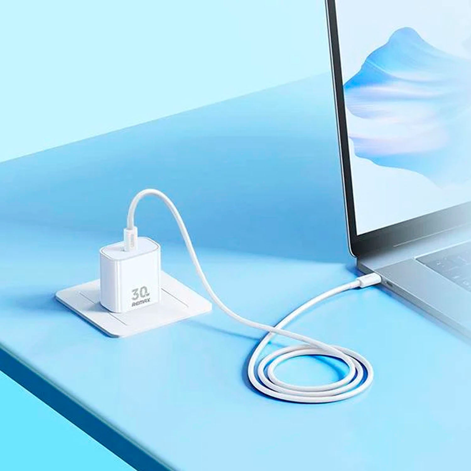 Remax - Cargador RP-U71 Blanco 30W + Cable USB-C Incluido
